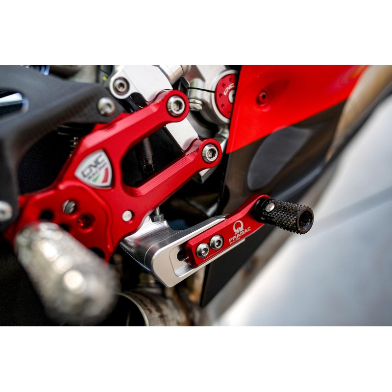 Pedane regolabili RPS SBK serie Team Pramac MotoGP Limited Edition Ducati Superbike 1199 Panigale R 2013+ CNC Racing