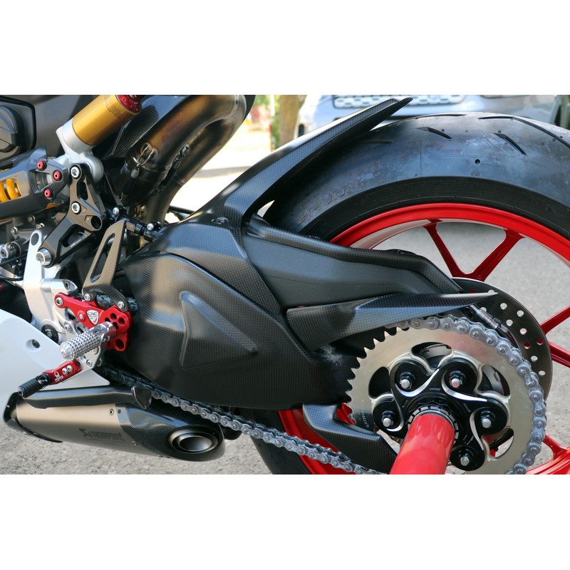 Protezione catena superiore in carbonio SBK serie Ducati Superbike 1199 Panigale R 2013+ CNC Racing