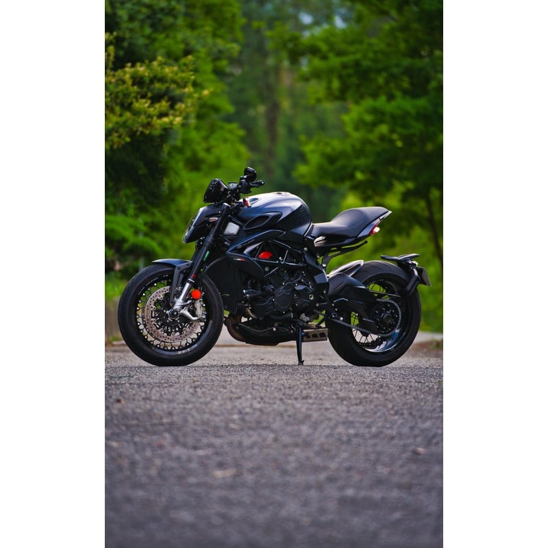 ZA833_MV_AGUSTA Lower chain guard carbon Mv Agusta CNC Racing ZA833