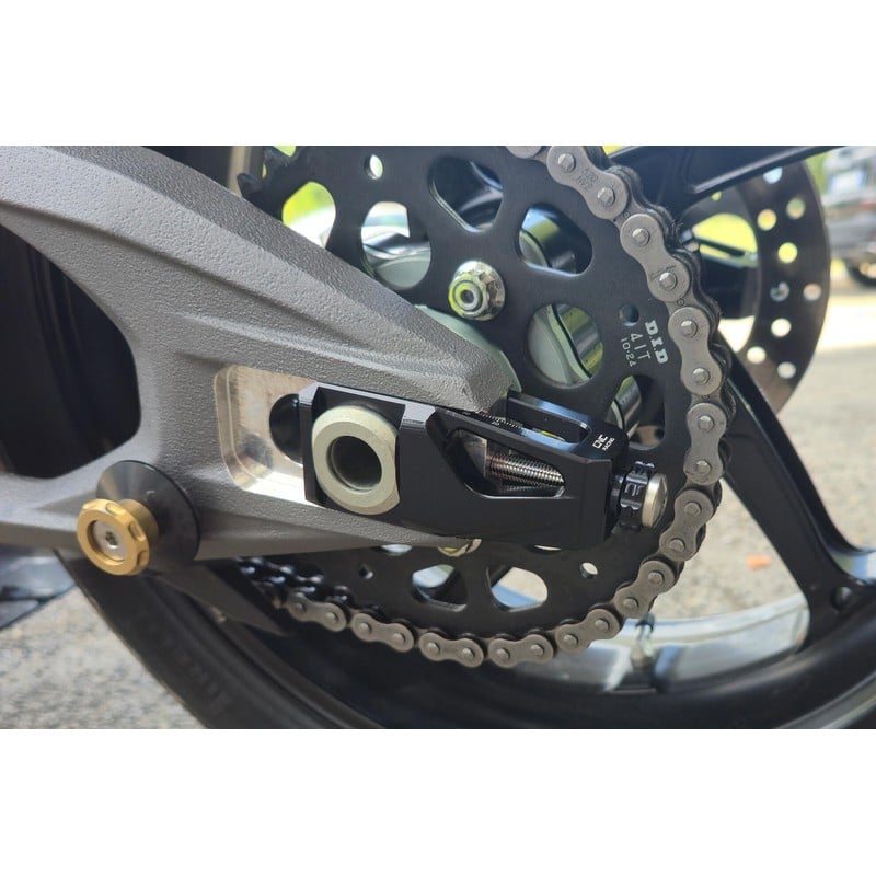 TD017 Chain Adjuster Panigale and Ducati Streetfighter V4 2025+ CNC Racing