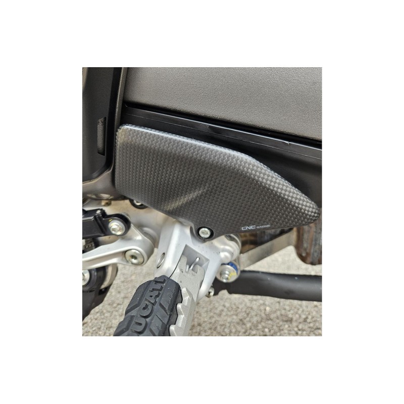 ZA999 Kit coppia di paratacchi in carbonio Ducati Multistrada V4 S 2025+ CNC Racing