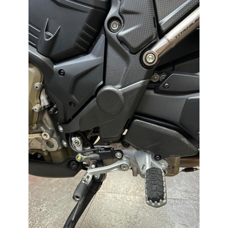 ZA356 Frame side plates lower covers carbon no hole Ducati Multistrada V4 Rally 2023+ CNC Racing