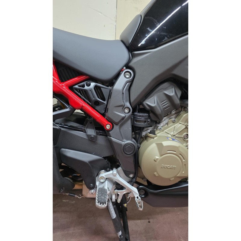 ZA355 Cover piastre telaio superiori in carbonio Ducati Multistrada V4 2021+ CNC Racing