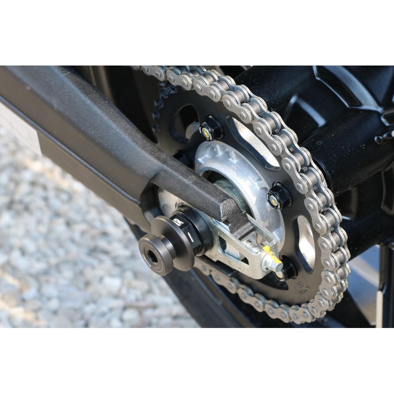 Dadi ruota posteriore con supporto cavalletto Ducati Monster 937 2021+ CNC Racing