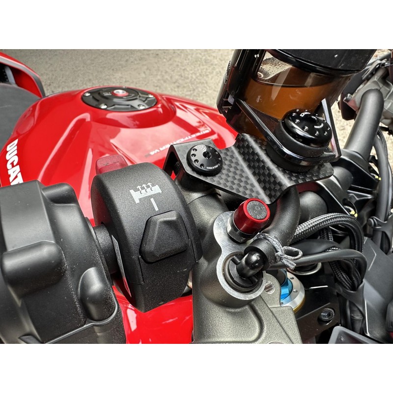 ZA973 Front brake and clutch oil tank brackets matt carbon Ducati Streetfighter V2 955 2022+ CNC Rac