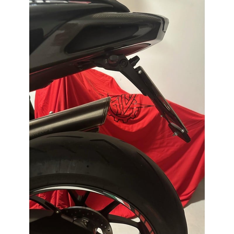 Porta targa regolabile Mv Agusta Brutale 4 1090 2013+ CNC Racing