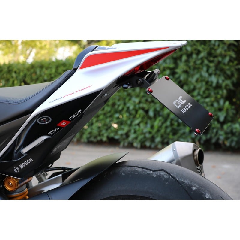 Porta targa regolabile RSV4 Aprilia Tuono V4 1100 Factory 2015+ CNC Racing