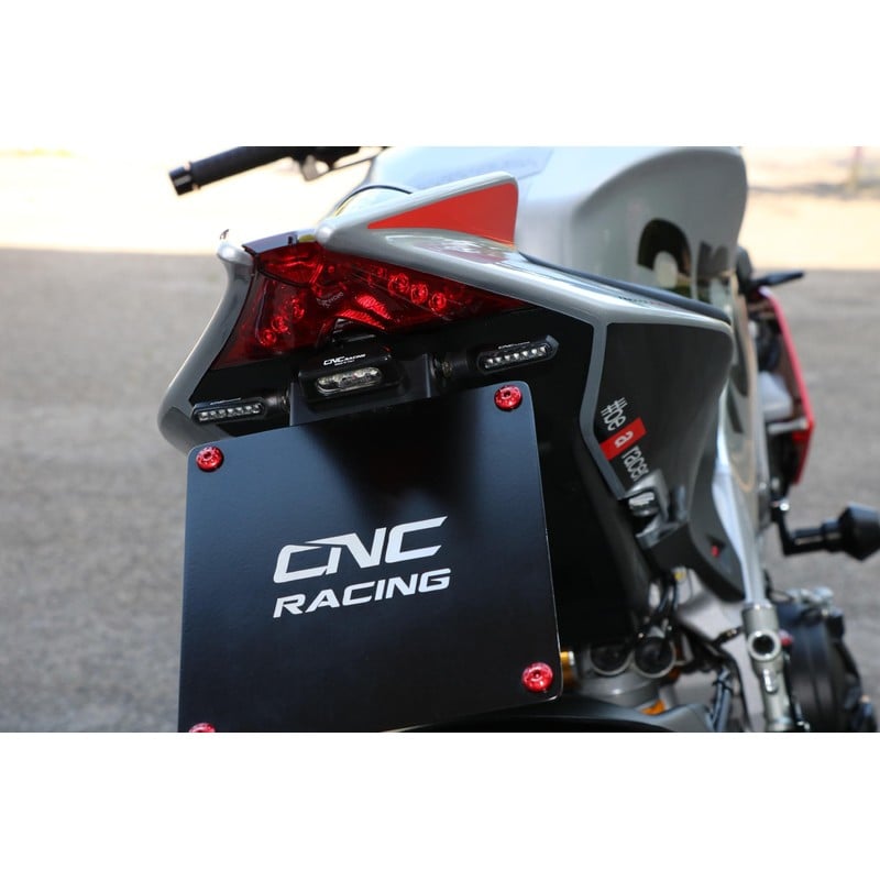 Porta targa regolabile RSV4 Aprilia Tuono V4 1100 Factory 2015+ CNC Racing