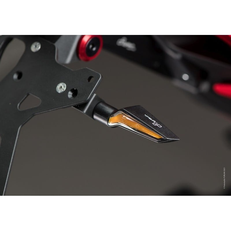 FRE931NER_KOVE Par de intermitentes homologados E8 FRE931NER Kove Lightech FRE931NER