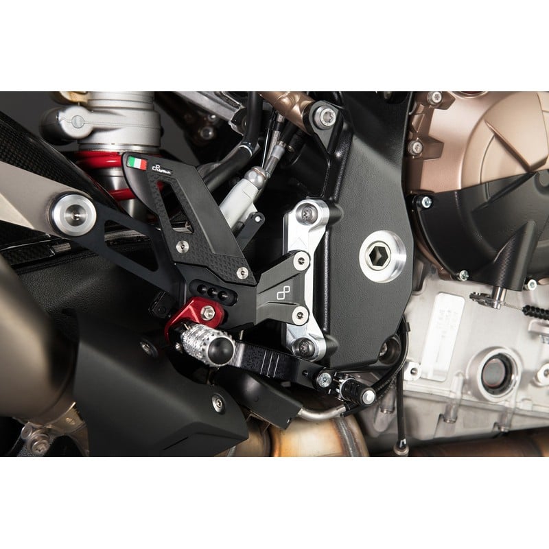 FTRBM008R Version mit verstellbaren Fußstützen Bmw M 1000 R 2022+ Lightech