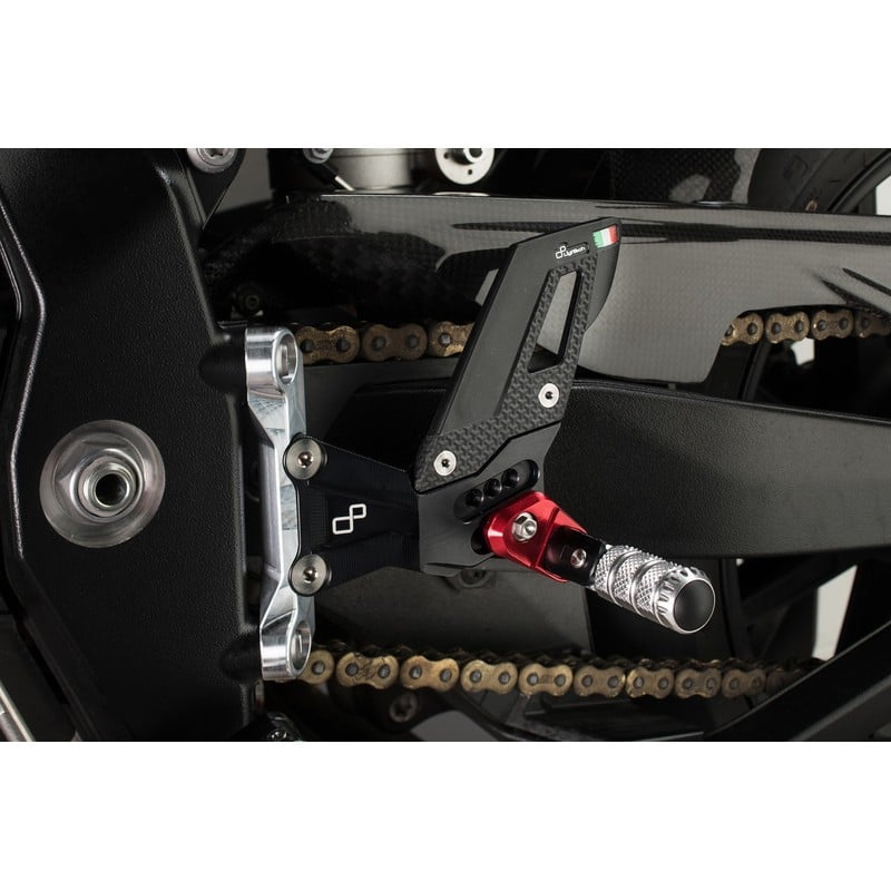 FTRBM008R Versión con reposapiés ajustables Bmw S 1000 R 2021+ Lightech