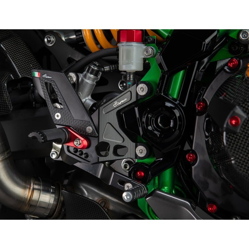FTRKA015R Regulowane podnóżki Wersja R Kawasaki Z900SE 2017+ Lightech