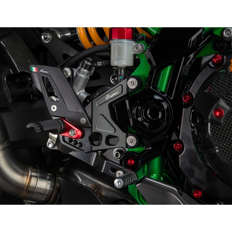 FTRKA015R Regulowane podnóżki Wersja R Kawasaki Z900SE Performance 2017+ Lightech