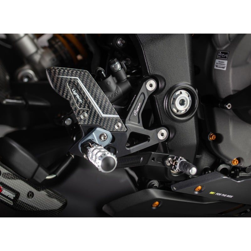 FTRTR007R Reposapiés ajustables - Versión "R" Triumph Speed Triple 1200 RX 2025+ Lightech