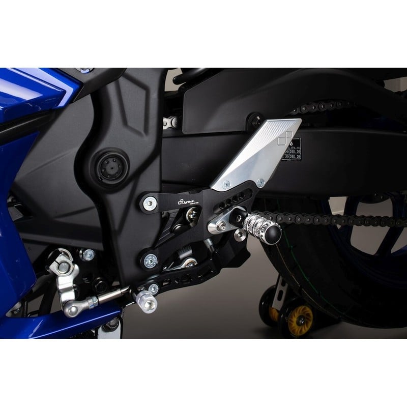 FTRYA014W Repose-pieds réglables avec repose-pieds articulés Yamaha R3 2015+ Lightech