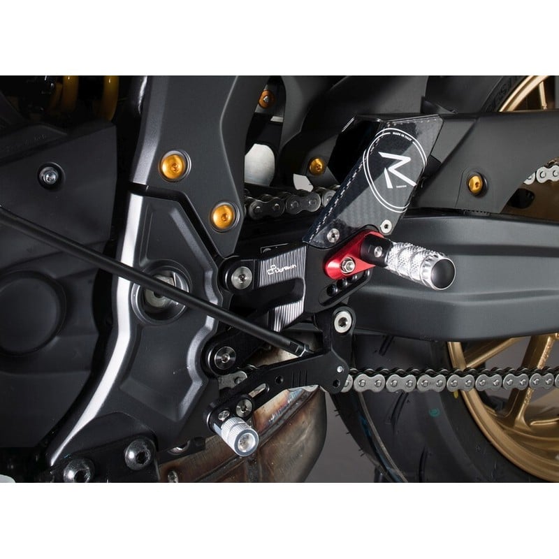 FTRYA018R Verstellbare Fußstützen – „R“-Version Yamaha R7 2022+ Lightech