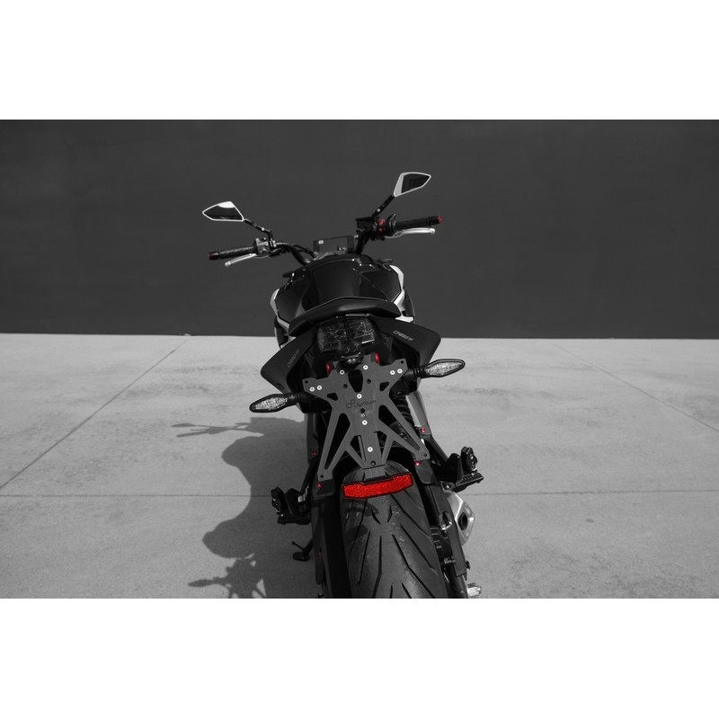 KTARCF101B3 Kit de soporte de matrícula ajustable CFMoto 650NK 2021+ Lightech