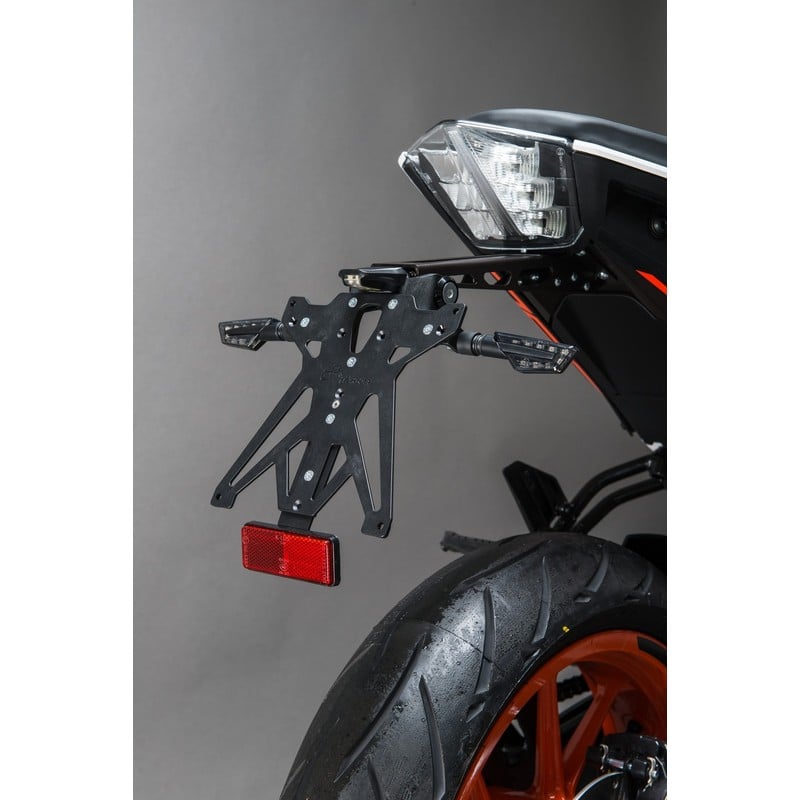 KTARKT105B3 Zestaw regulowanych uchwytów na tablicę rejestracyjną Ktm Duke 125 2017+ Lightech