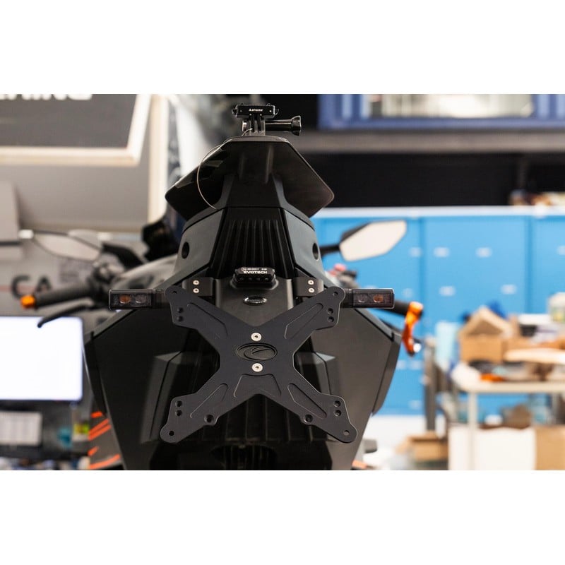ESTR-0918 Kennzeichenalter Ktm 1390 Superduke R 24-25