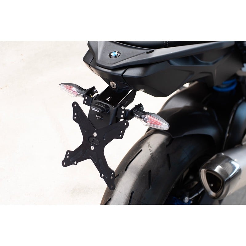 ESTR-1111 Porta matrícula Evotech BMW M1000 XR
